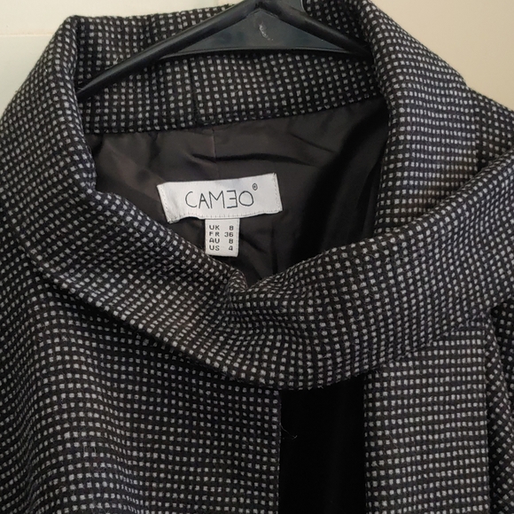 Cameo size 4 gray wool cape - Picture 2 of 6